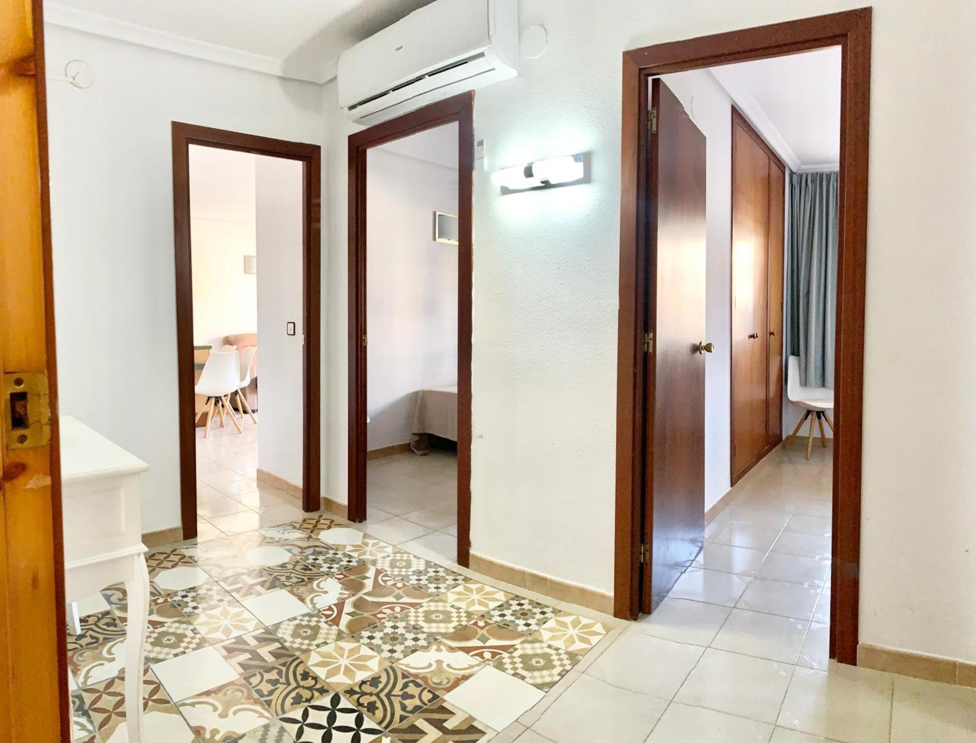 Apartamentos Centro Salou Rum bild
